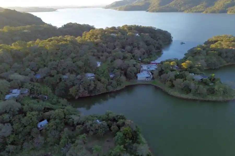 PRUEBAS CONTUNDENTES. En Villa del Lago, varias propiedades fueron construidas en zonas prohibidas por cuestiones hidrológicas. Otras, se edificaron en zonas de barrancos.