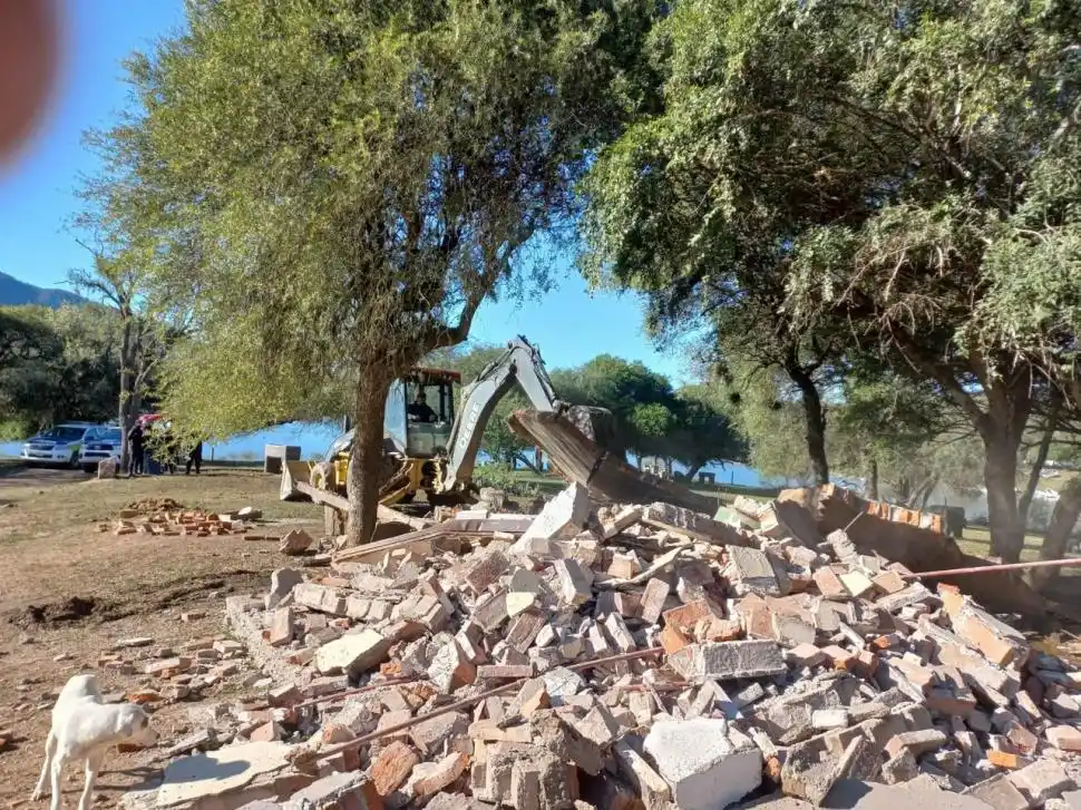 Suspenden la regularización dominial de terrenos en El Cadillal