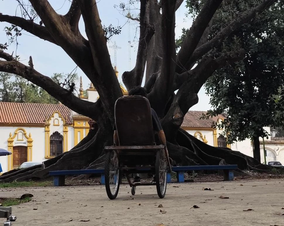 PUESTA. Se verá “Enfermx públix”.