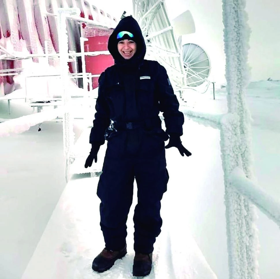 ROL. Daiana Faversani formó parte de la Fuerza Aérea Argentina y fue la primera mujer técnica en radares en 50 años en pisar la Base Marambio