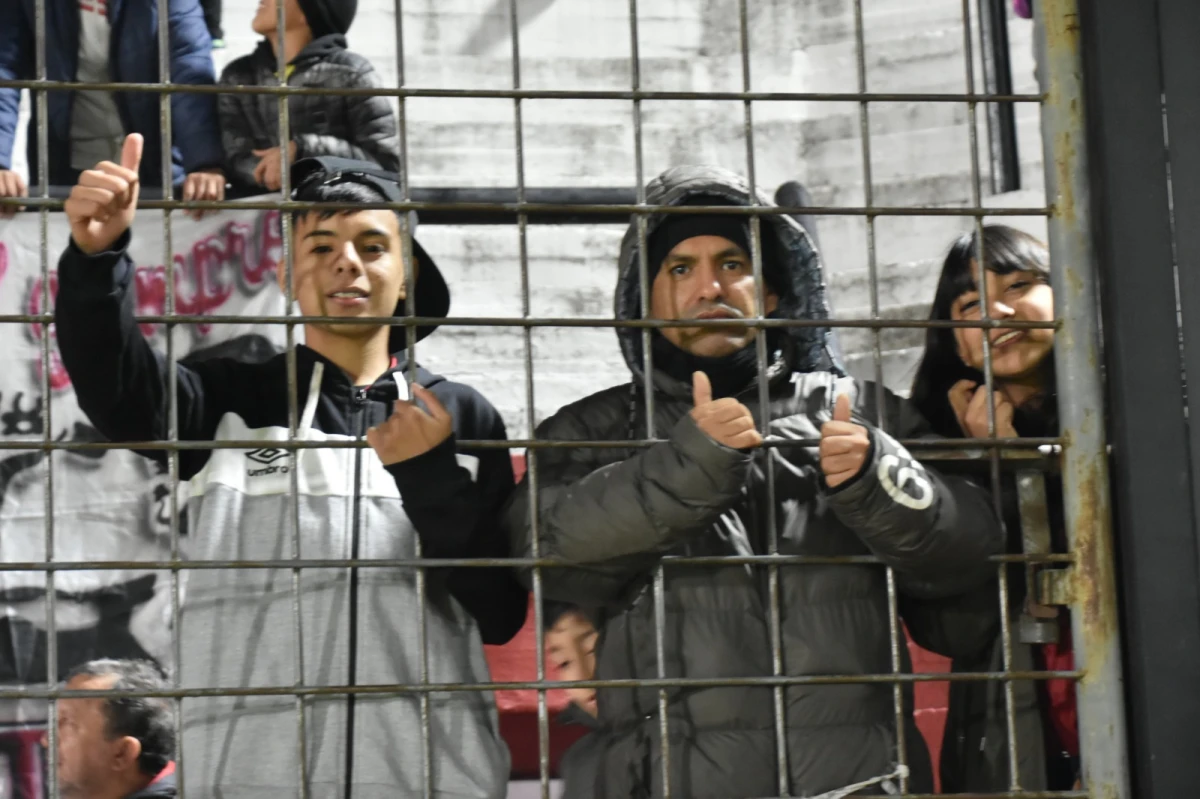 Empezó con ilusión y terminó con bronca: así vivió el hincha de San Martín el duelo contra San Miguel