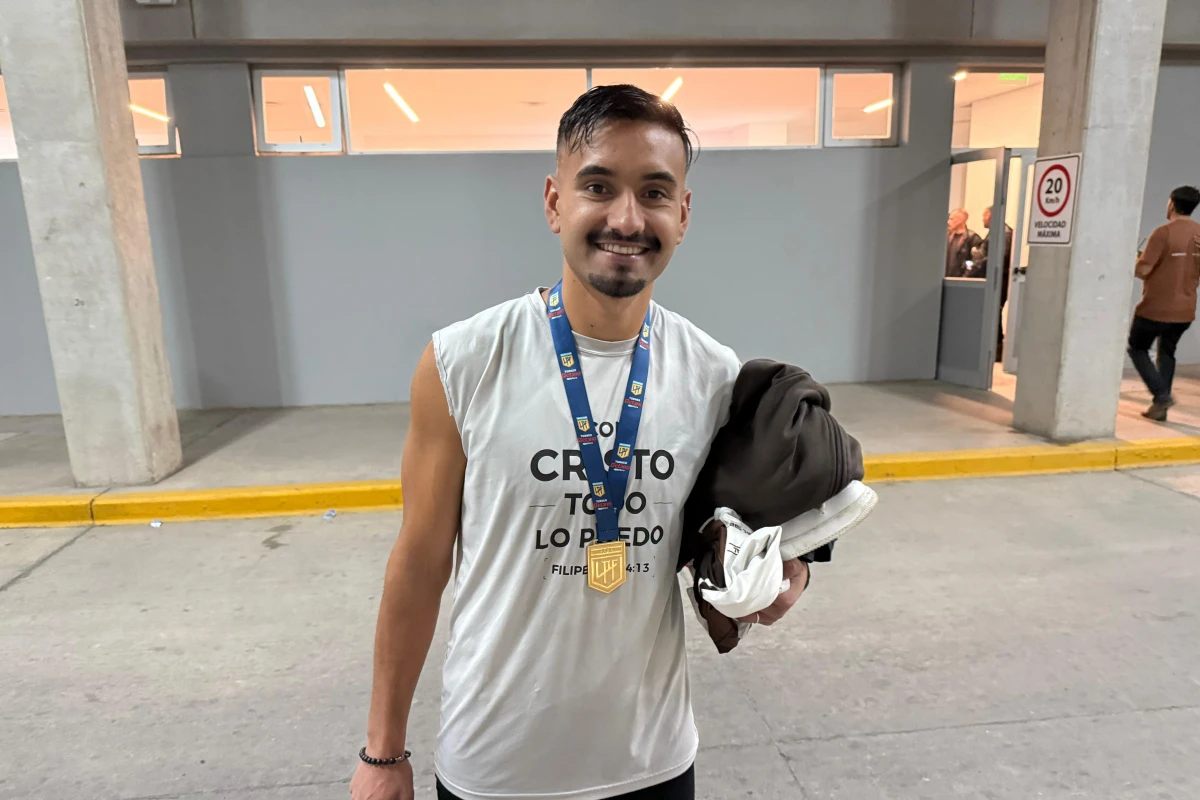 FELIZ. Rodrigo Herrera se retiró con una enorme sonrisa del Madre de Ciudades.
