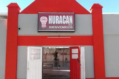 La historia del otro Huracán que también alentó al “Globo” en el Madre de Ciudades