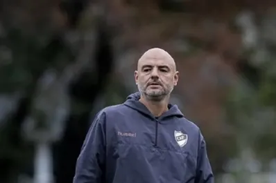 Me encantaría darle un abrazo a mi papá, Orsi, que perdió a su padre hace poco más de un mes, no pudo contener las lágrimas