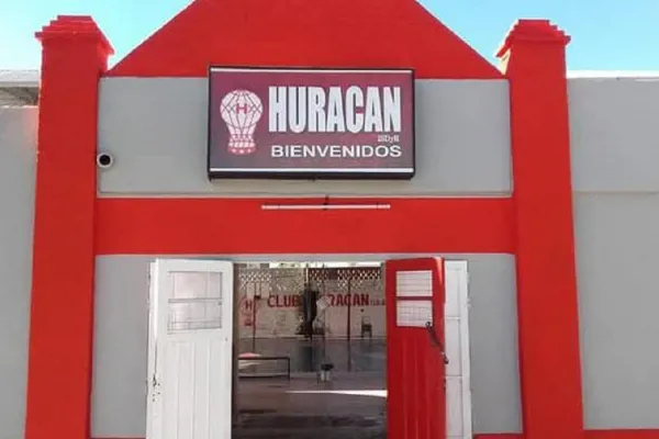 La historia del otro Huracán que también alentó al “Globo” en el Madre de Ciudades