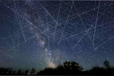 Cientos de satélites de Starlink están volviendo a la Tierra