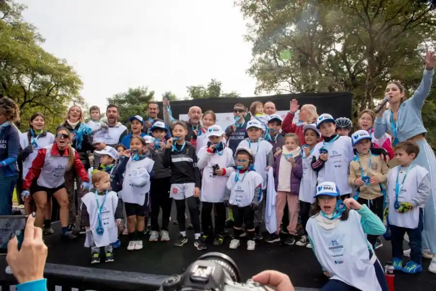 MISIÓN CUMPLIDA. Quienes terminaron recibieron medallas celestes.