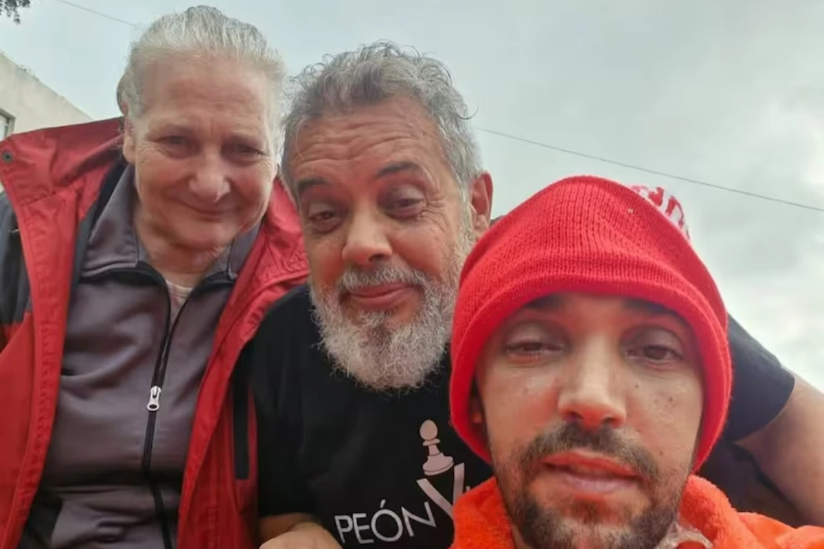 El fotógrafo Pablo Grillo y sus familiares.