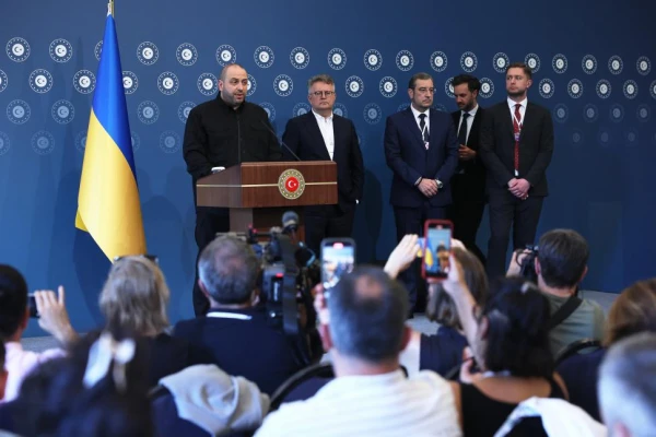 Rusia y Ucrania acuerdan intercambiar prisioneros jóvenes y heridos