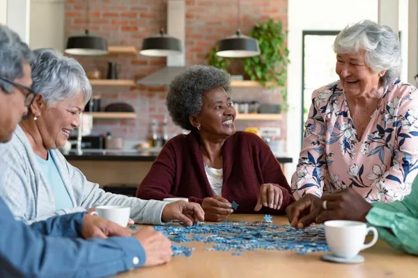 ¿Qué es el cohousing?: el método de convivencia para evitar envejecer en soledad