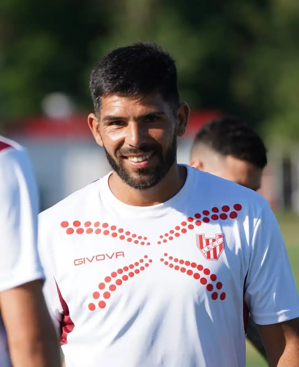 SONDEO. La CD consultó por el delantero de Instituto Silvio Romero.