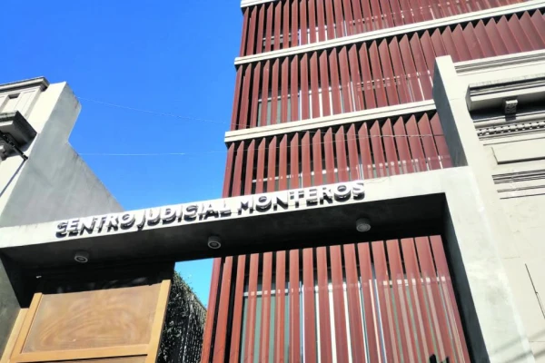 Incitó a su hermana a herir a una adolescente