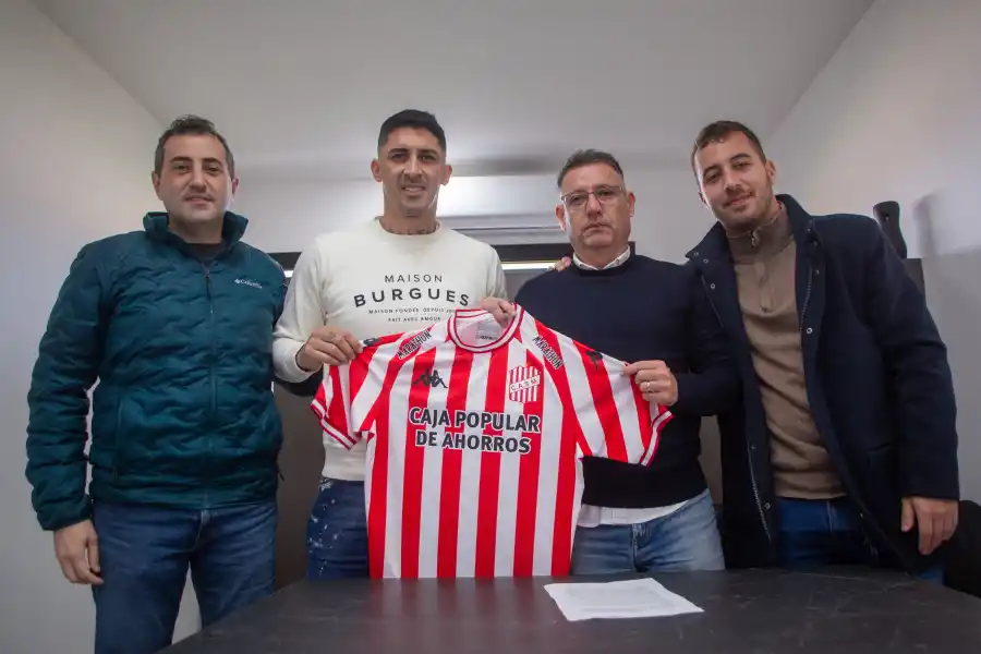 CON LA CD. Pablo Hernández posa junto a León Kristal, Bruno Sogno y Rodrigo Semrik.