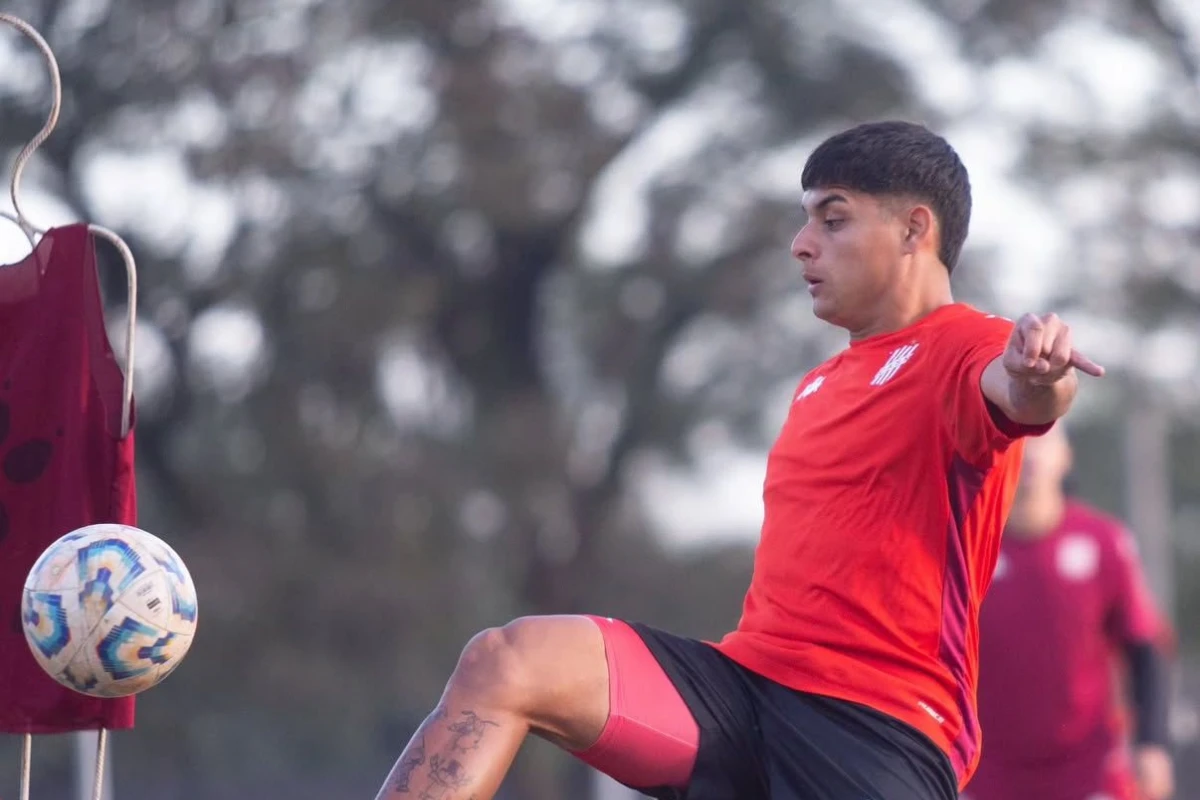 ¿VUELVE?. Juan Cruz Esquivel se entrenó con normalidad y podría ser de la partida este sábado contra Tristán Suárez.