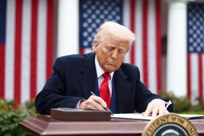 Trump anunció la prohibición de viajes a EEUU desde 12 países: No los queremos