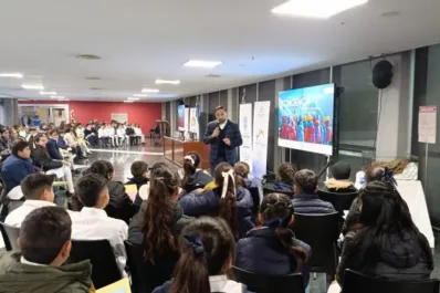 Riesgos en entornos digitales: aseguran que el 50% de los niños de cuatro años usa celulares