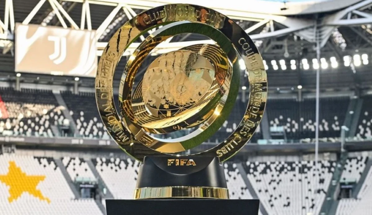 EN JUEGO. El trofeo del torneo tiene un diseño moderno e innovador.