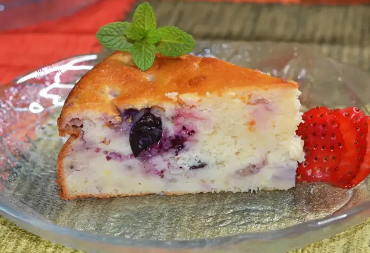 Tarta de ricota y frutos rojos: postre ultra proteico, sin harina y sin azúcar