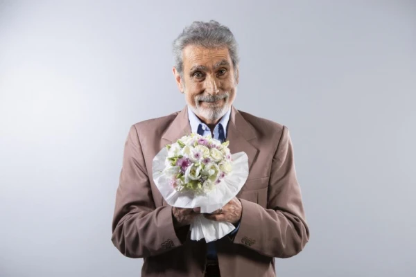 Ricardo Podazza protagoniza “El elogio de la risa”