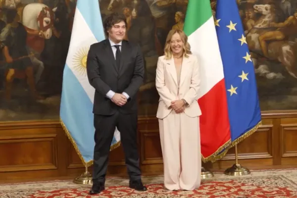 Milei, en Italia: se reunió con Meloni y estuvo presente en la firma del acuerdo YPF-ENI para exportar gas argentino