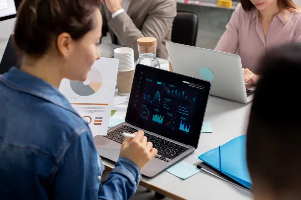 Facet conecta a sus estudiantes con una pasantía dentro del Gobierno provincial