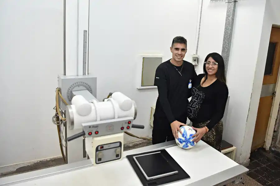 Futbolista, radiólogo en Ranchillos y futuro papá: la triple vida de un defensor tucumano