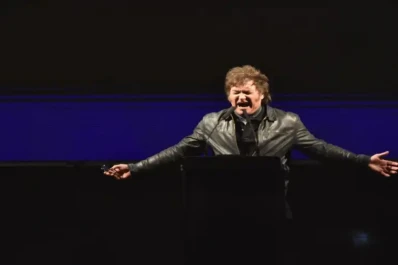 Los periodistas celebran su día bajo una tormenta de agravios