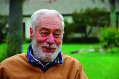 Falleció Mamerto Menapace, un monje que vinculó la religión con los relatos gauchescos