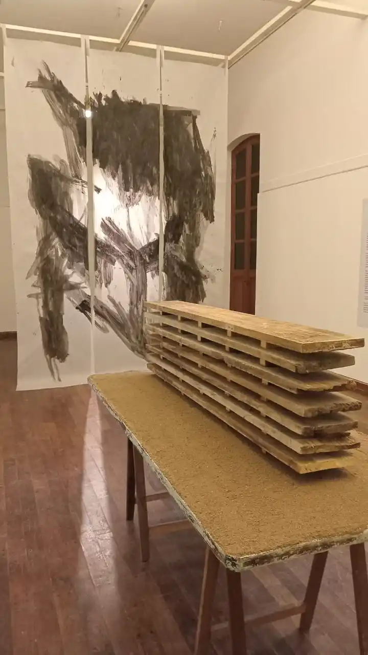 EDIFICIO INCONCLUSO. Una referencia a la construcción en San Javier.