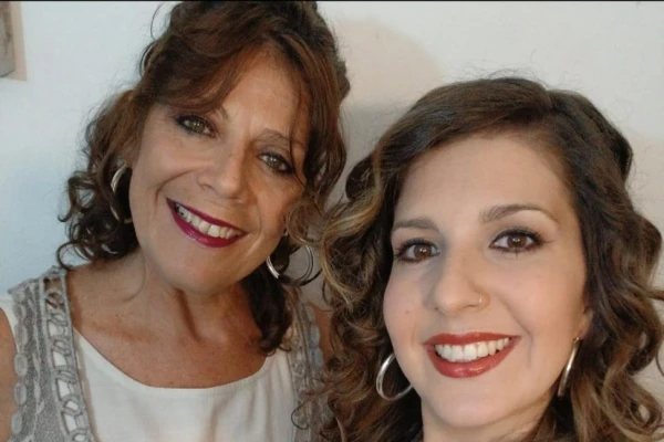 “Tejiendo melodías” entre madre e hija