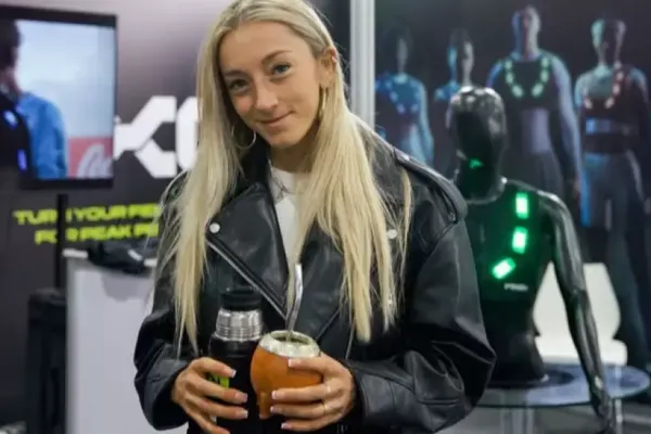 Una argentina de 24 años creó una startup que entrena cuerpo y mente con IA