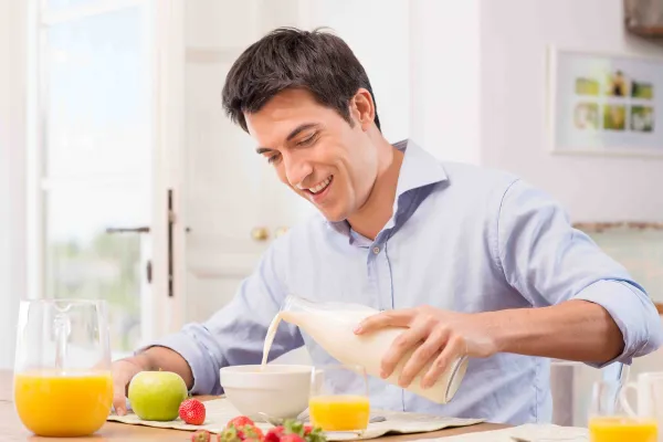 ¿Qué leche se debe consumir para bajar de peso? Una especialista lo explica