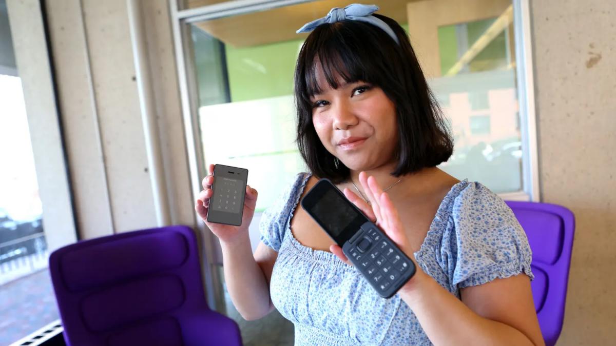 SU CREADORA. Gabriela Nguyen, fundadora de Appstinence, una organización dedicada a ayudar a personas a reimaginar la vida sin redes sociales y celulares. / HARVARD
