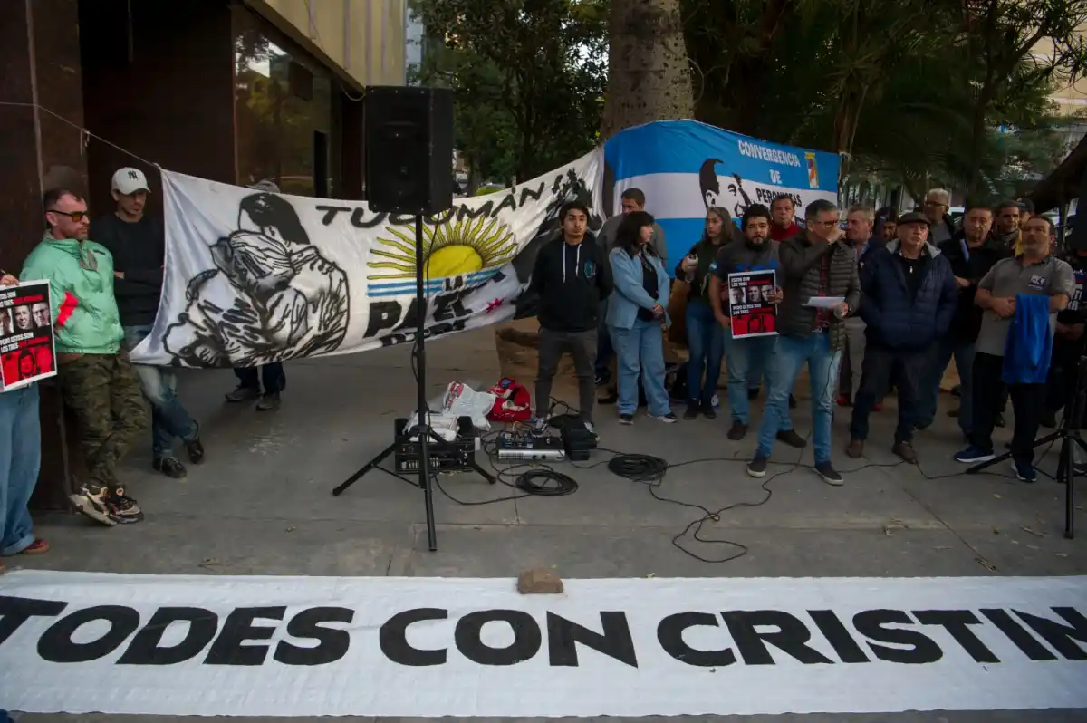 Militantes tucumanos se movilizaron en rechazo al fallo contra Cristina Kirchner