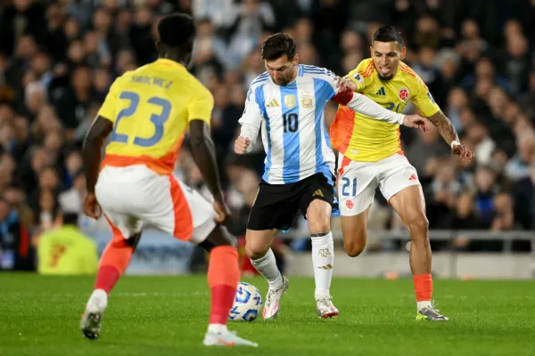 Argentina no lució, pero rescató un empate frente a Colombia gracias a un golazo de Almada