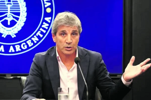 Caputo justificó el déficit en la cuenta corriente y defendió el rumbo económico del Gobierno