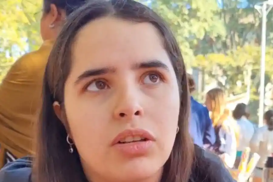 AUTOFINANCIACIÓN. Entre clases, trabajo y ecuaciones, Camila emprende para llevar su pasión al sur del país. / LA GACETA