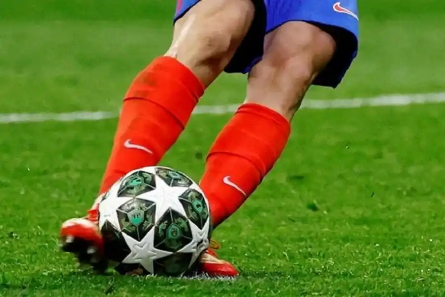 Julián Álvarez obligó a la FIFA al cambio: así será la pelota tecnológica en el Mundial de Clubes