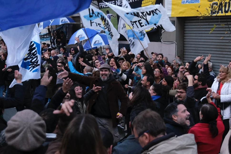 MOVILIZACIÓN. Cientos de militantes acompañaron a la ex presidenta durante su discurso en la sede del PJ. 