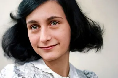 Hoy Ana Frank cumpliría 96 años: publicaron una edición de su diario con confesiones inéditas de su adolescencia