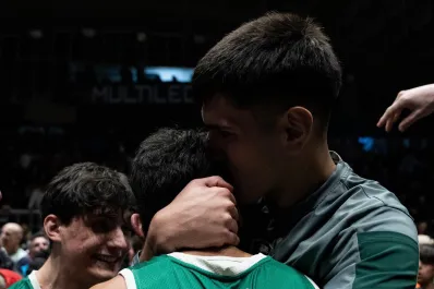 Quién es Emiliano Lezcano, el héroe tucumano del triple que hizo delirar a Ferro en la Liga Nacional