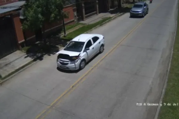 Una insólita infracción terminó con un operativo cerrojo en Yerba Buena: “Se fugó con el cepo en el capot”