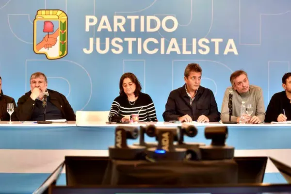 Cumbre de urgencia en el PJ: preparan una marcha para acompañar a Cristina Kirchner si tiene que ir el miércoles a Comodoro Py