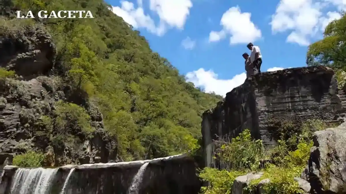 Cascadas, túneles y una represa: el oasis tucumano poco conocido para visitar estos feriados
