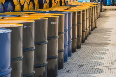 Irán plantea el bloqueo del estrecho de Ormuz y los mercados permanecen en vilo por el precio del petróleo