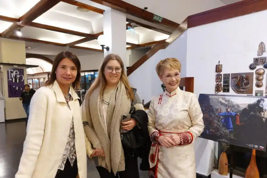 TRAJE TÍPICO. Oyún usó una vestimenta tradicional de su nación.