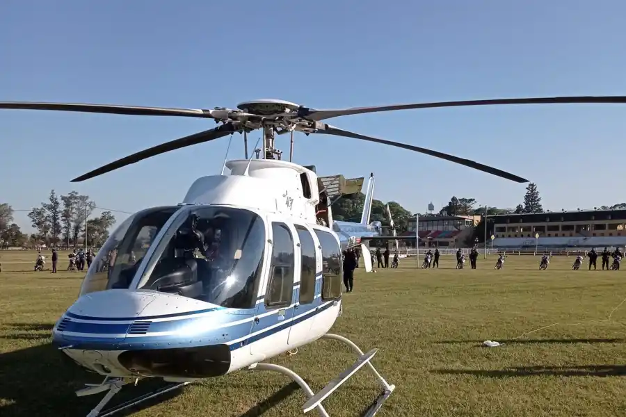 El helicóptero de la fuerza de seguridad siguió el operativo. 