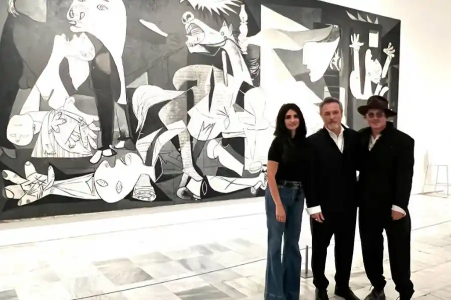 Quién es el argentino que paseó con Johnny Depp y Penélope Cruz esta semana