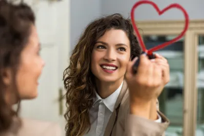 Las personas con buena autoestima son más deseables como pareja, según un psicólogo