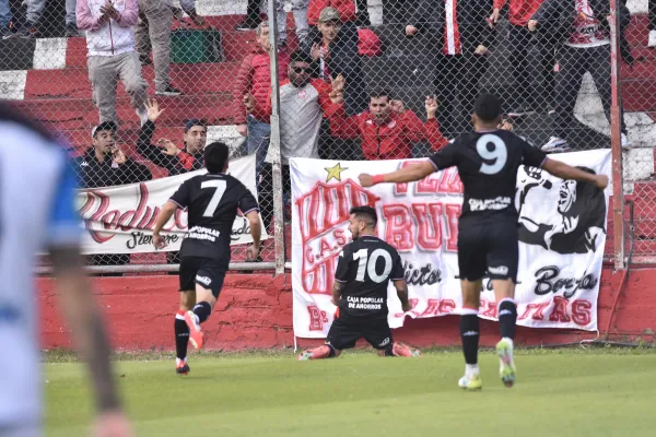 Con muy pocos aprobados, mirá el 1x1 de San Martín de Tucumán en el empate contra Almagro
